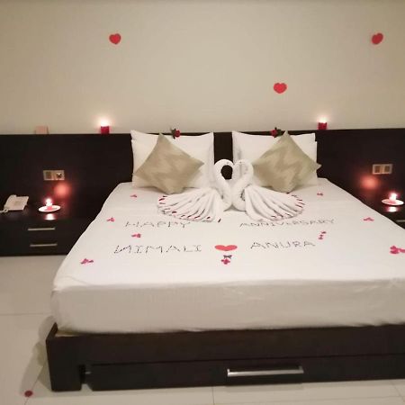 Kethumathee Hotel & Banquet 拉特纳普勒 外观 照片