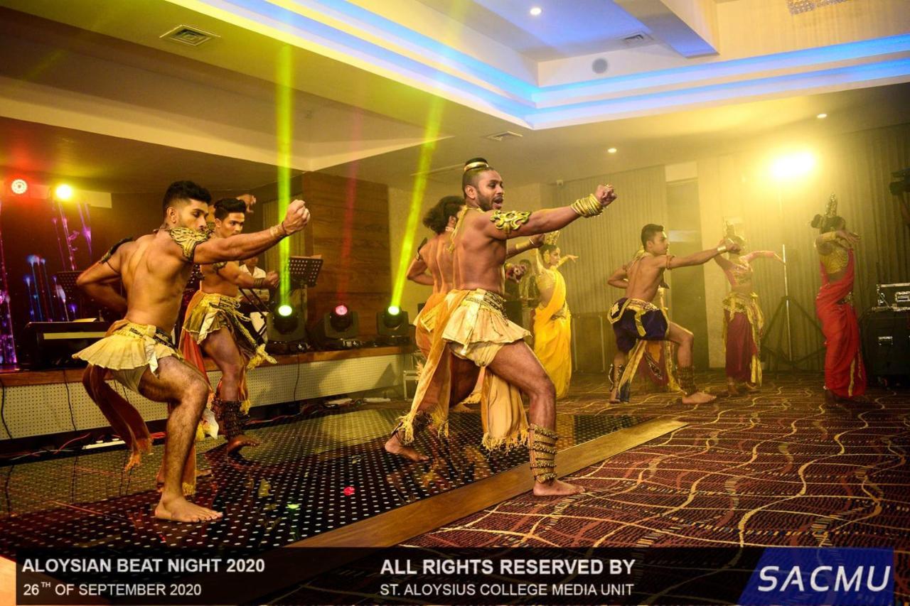 Kethumathee Hotel & Banquet 拉特纳普勒 外观 照片