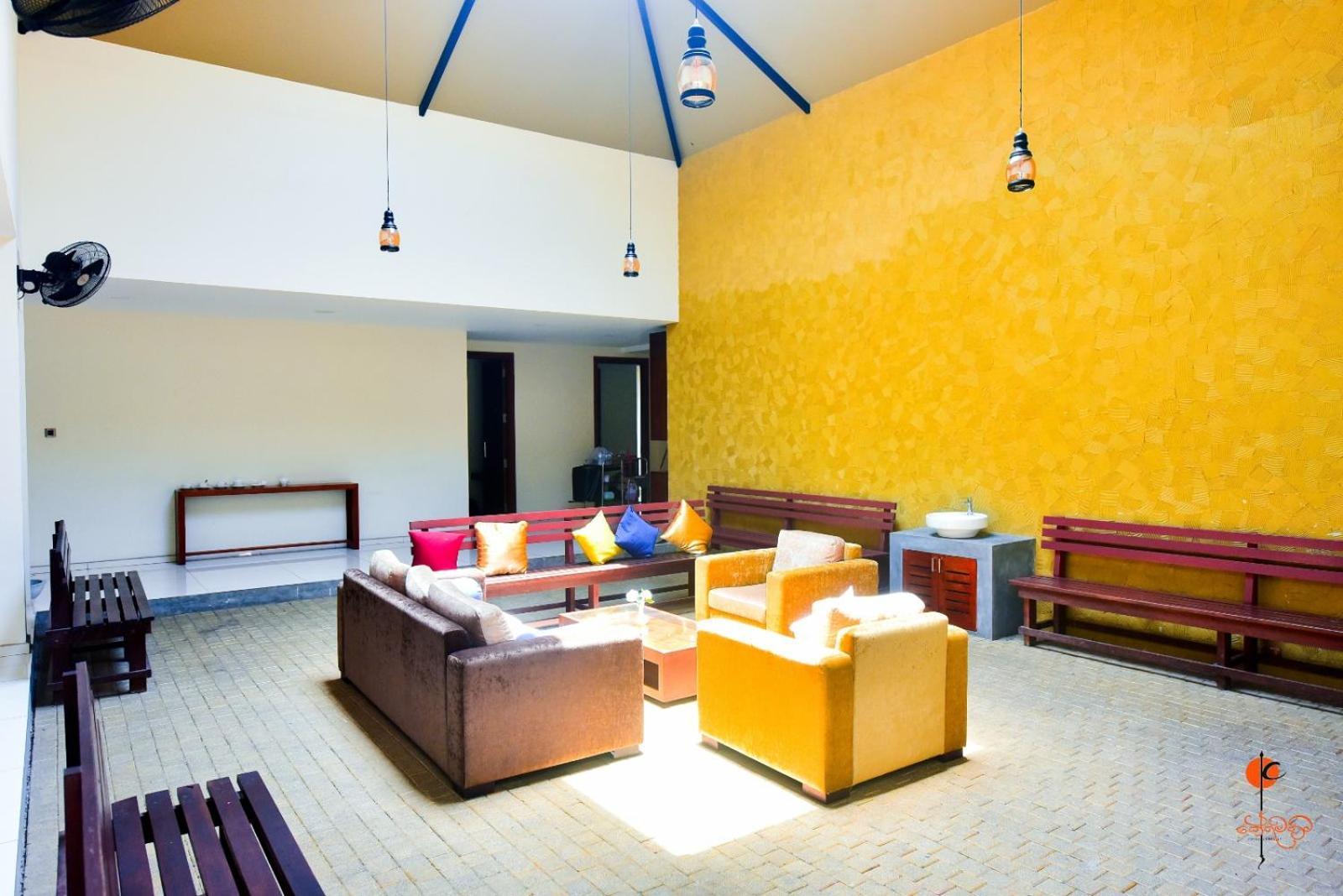 Kethumathee Hotel & Banquet 拉特纳普勒 外观 照片