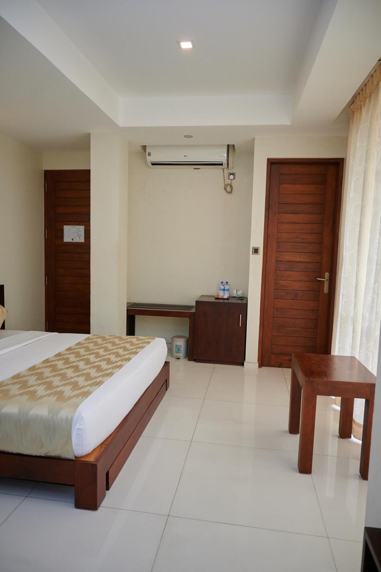 Kethumathee Hotel & Banquet 拉特纳普勒 外观 照片