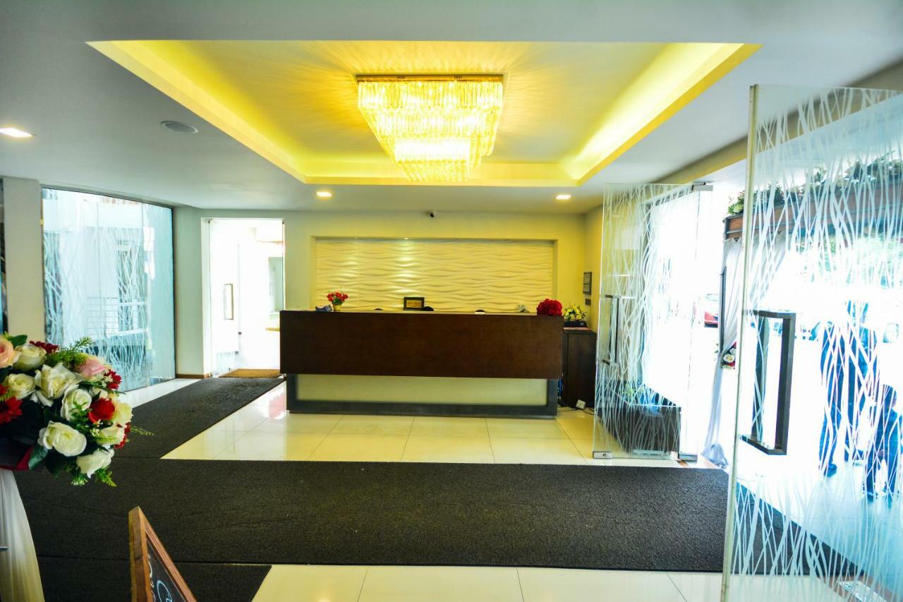Kethumathee Hotel & Banquet 拉特纳普勒 外观 照片