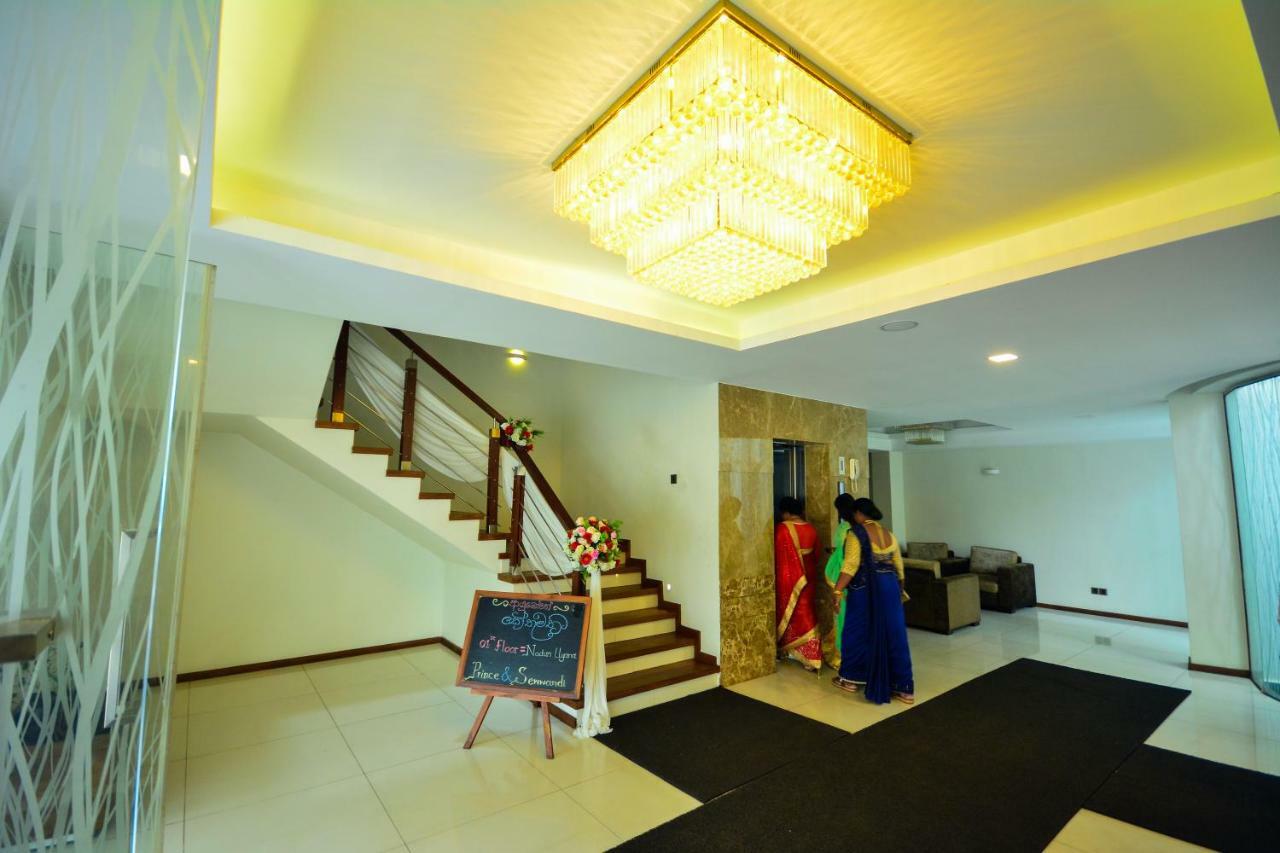 Kethumathee Hotel & Banquet 拉特纳普勒 外观 照片