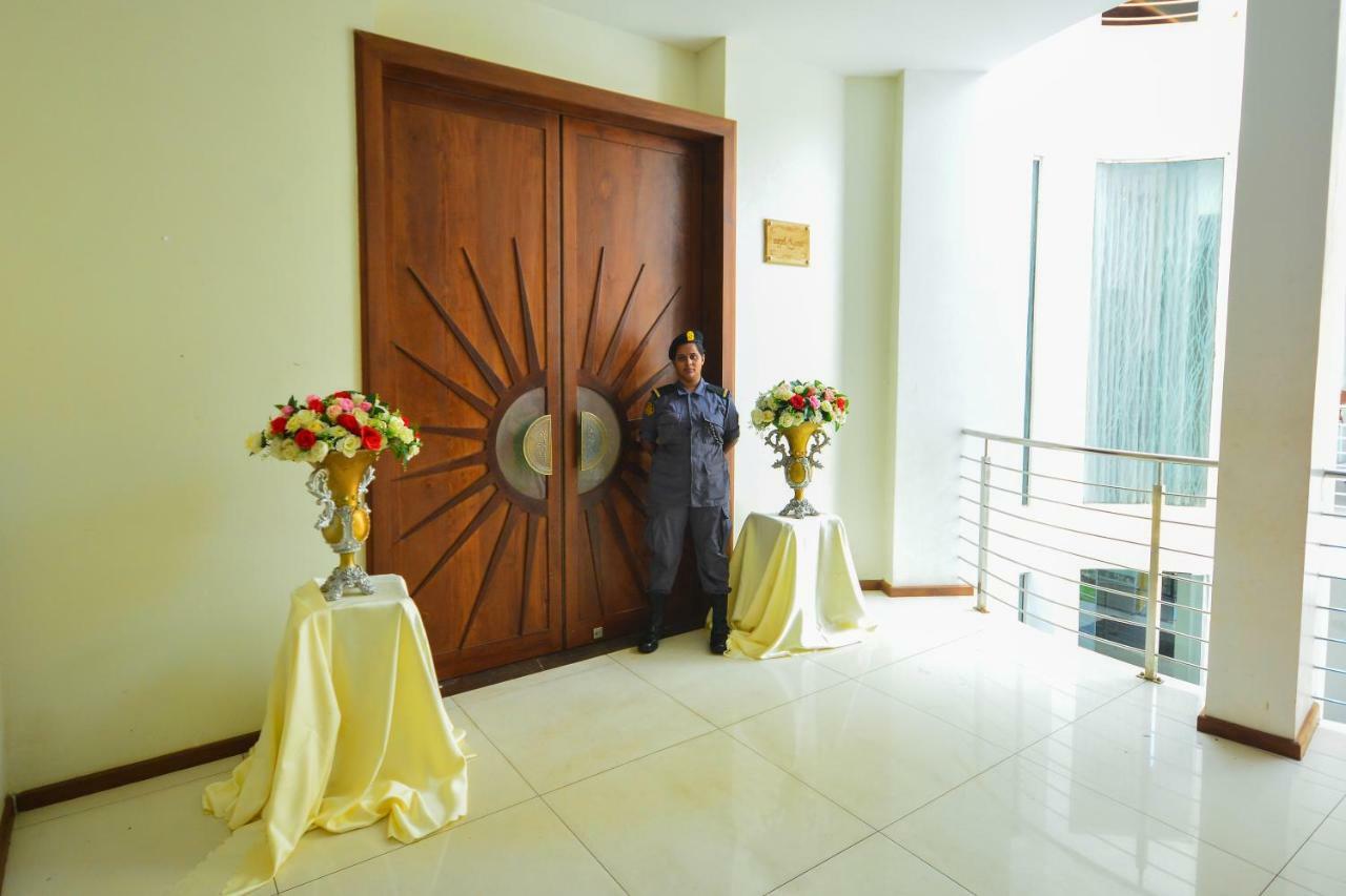Kethumathee Hotel & Banquet 拉特纳普勒 外观 照片